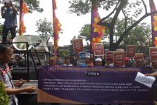 Aliansi Peduli Ulama...