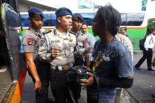 Belasan Orang Terjaring...