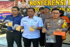 Polisi Sita Puluhan...