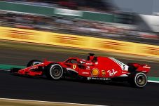 Vettel Kalahkan Hamilton...