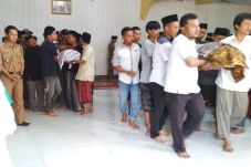 Isak Tangis Warnai Pemakaman...