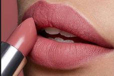 Trik Agar Warna Lipstik...