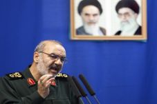 Iran: Tentara Islam...