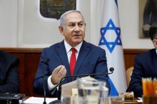 Israel Tutup Perbatasan...