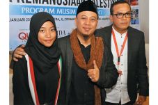 Bersama Sejumlah Artis,...