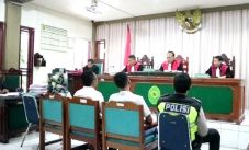 Jadi Terdakwa Penggelapan...
