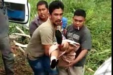 Dua Angkutan Umum Tabrakan,...