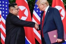 Trump Sebut China Berusaha...