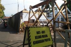 Proyek Pendapa DPRD...