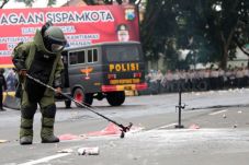 Gegana dan Jibom Turun...