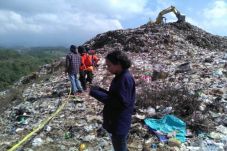 Longsor TPA Supiturang,...