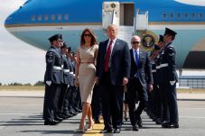 Trump Sebut Sanksi Akan...
