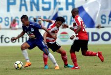10 Pemain Madura United...