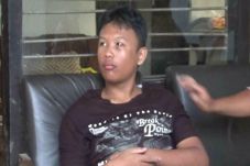 Masuk Rumah Polisi,...
