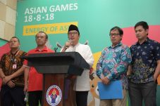Kemenpora Beri Beasiswa...