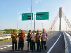 Pengoperasian Tol Solo-Ngawi...