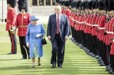 Trump Sebut Ratu Elizabeth...