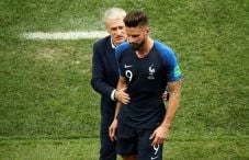 Deschamps: Sepak Bola...