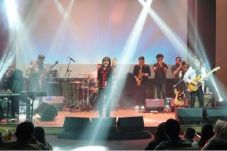 MNC Play Hangatkan Pagelaran...
