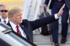 Trump: Obama Biarkan...