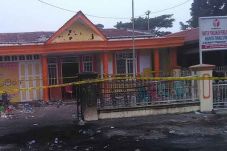 Ricuh di Taput, Polisi...