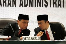 Menteri Nyaleg Cukup...