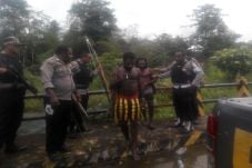 Sweeping, Polisi Sita...