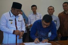 Tingkatkan Pelayanan...