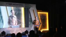 Cetak Bankir Global,...