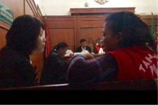 Jual SPG Ke Pria Hidung...