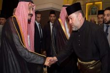 Ancam Bunuh Raja Malaysia,...