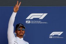 Hamilton Memburu Schumacher...