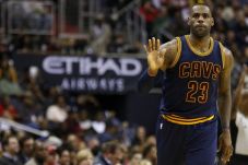 Curry Ikut LeBron James,...