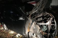 Mobil Ustazah Neno Warisman...