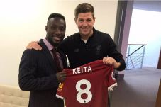 Keita Girang Pakai Jersey...