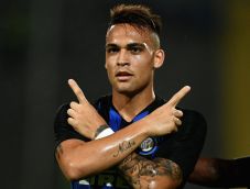 Lautaro Selamatkan Wajah...