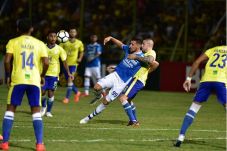 Tahan Imbang Persib,...