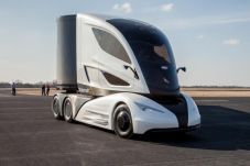 Tesla Mulai Pamer Truk...