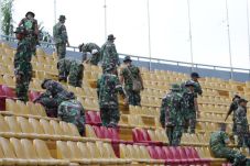 Empat Perusak Stadion...