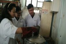 Olah Limbah Aren, Mahasiswa...