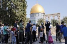 Ribuan Pemukim Israel...