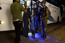 Dievakuasi Israel dari...
