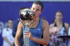Sevastova Tak Pernah...