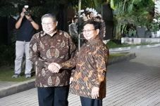 SBY-Prabowo Kompak Pakai...