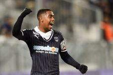 AS Roma Terbangkan Malcom...