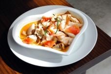 Mie Tom Yam Seafood...