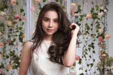 Agatha Chelsea Pilih...