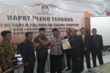Dinyatakan Menang Mutlak,...