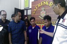 Pasutri Muda Berkomplot...