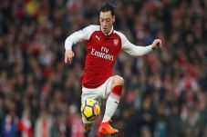 Arsenal Berikan Dukungan...